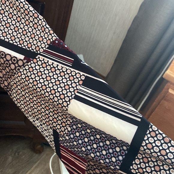 Peter Nygard Blouse - Picture 3 of 5